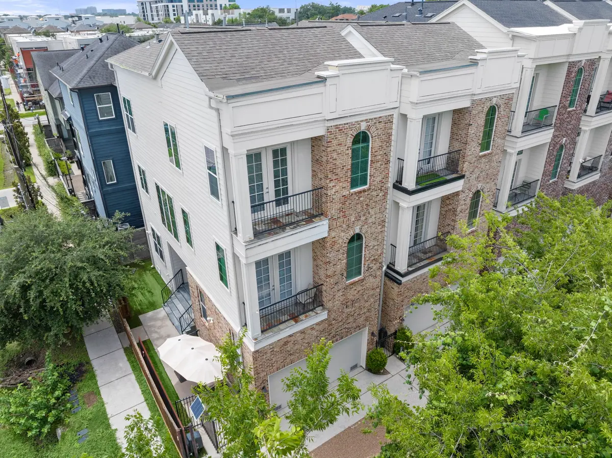 1041 W 17th Street, Houston, TX 77008 - #1