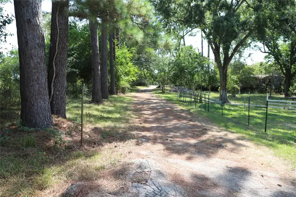 1976 Clayton Street, Dayton, TX 77535