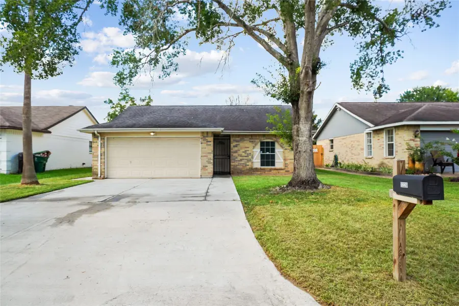 3226 Dragonwick Drive, Houston, TX 77045 - Image #2