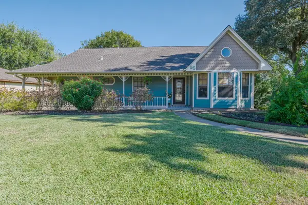 55 Royal Oak Circle, Lake Jackson, TX 77566