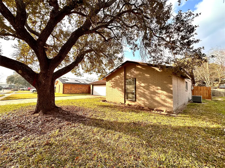 2215 Gontier Drive, Bay City, TX 77414 - #2