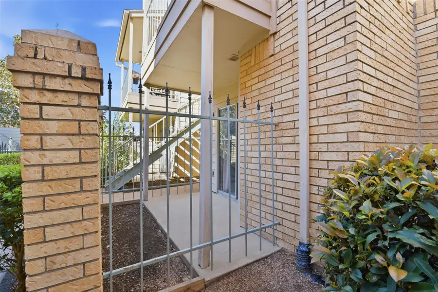 12550 Whittington Drive #303, Houston, TX 77077 - Image #2