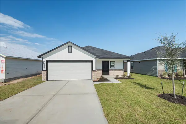 514 Oak Chase Avenue, Dayton, TX 77535