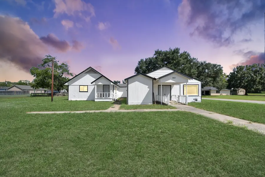 803 Live Oak Street, Sealy, TX 77474 - #2