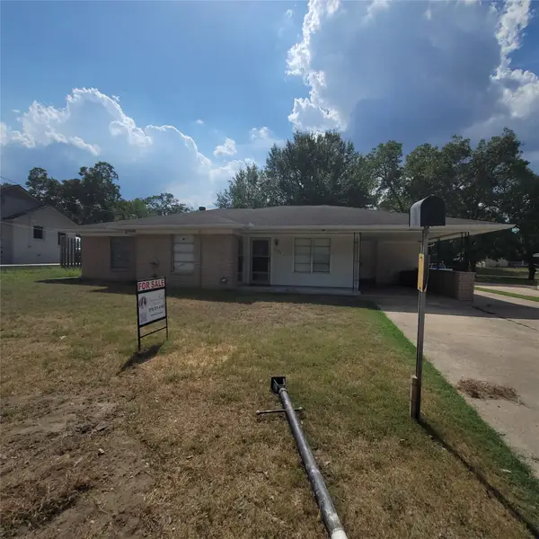 1900 S Day Street, Brenham, TX 77833