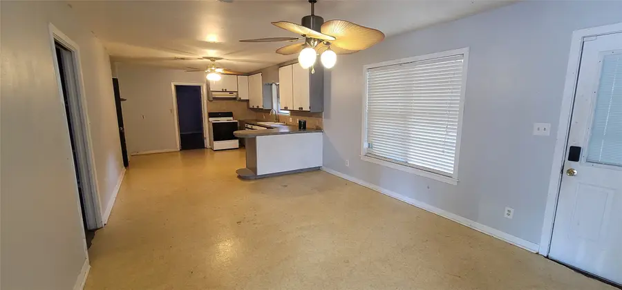 1900 S Day Street, Brenham, TX 77833 - #2