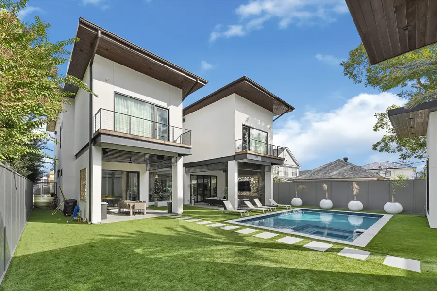 1025 Wakefield Drive, Houston, TX 77018 - Image #2