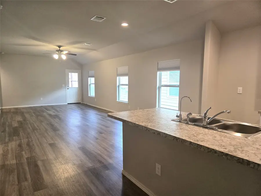 154 Bellewood Manor Drive, Magnolia, TX 77354 - Image #3