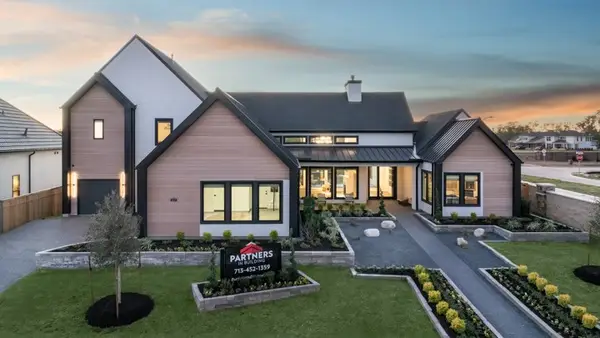 2015 Crown Lake Drive, Missouri City, TX 77459