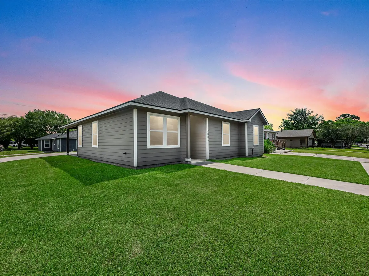 2006 Chesapeake Street, Baytown, TX 77520 - #1
