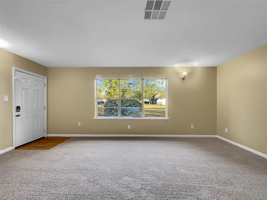 1000 Crescent Boulevard, Cleveland, TX 77327 - Image #3