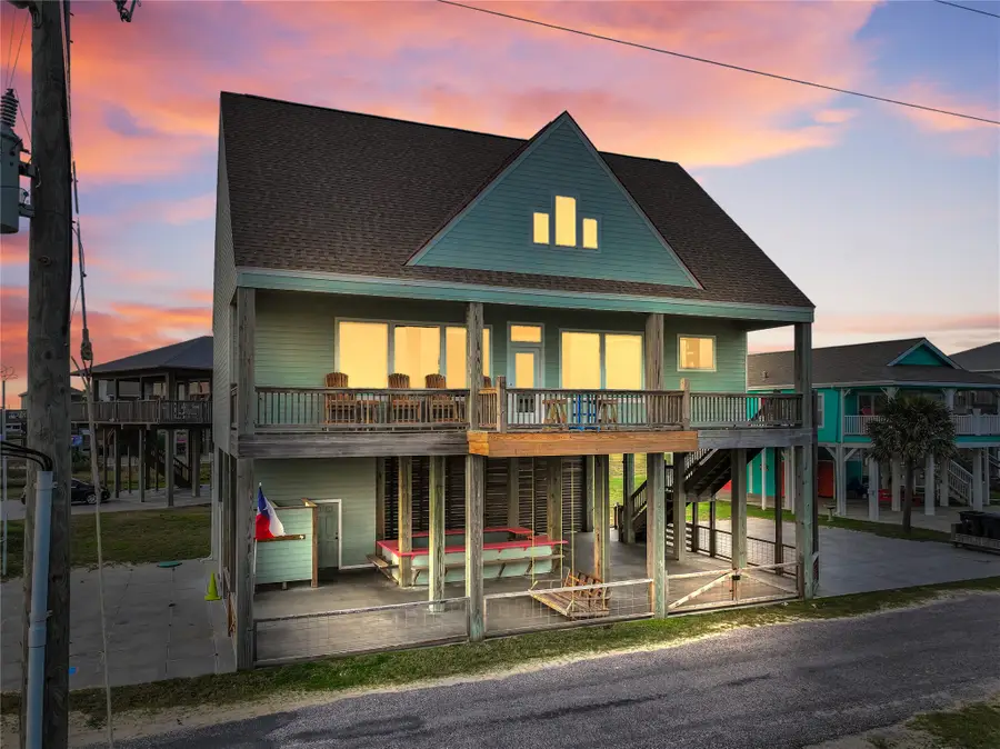 816 S Crystal Beach Road, Crystal Beach, TX 77650 - #3