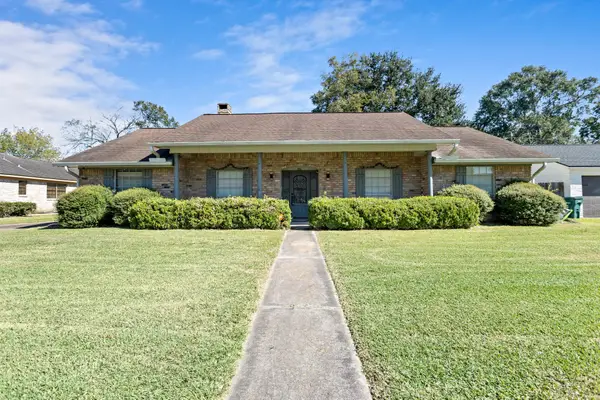 870 Stacewood Drive, Beaumont, TX 77706