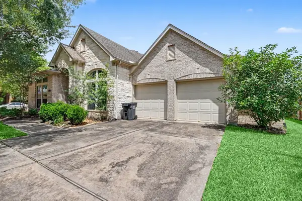 2701 Green Mountain Drive, Pearland, TX 77584