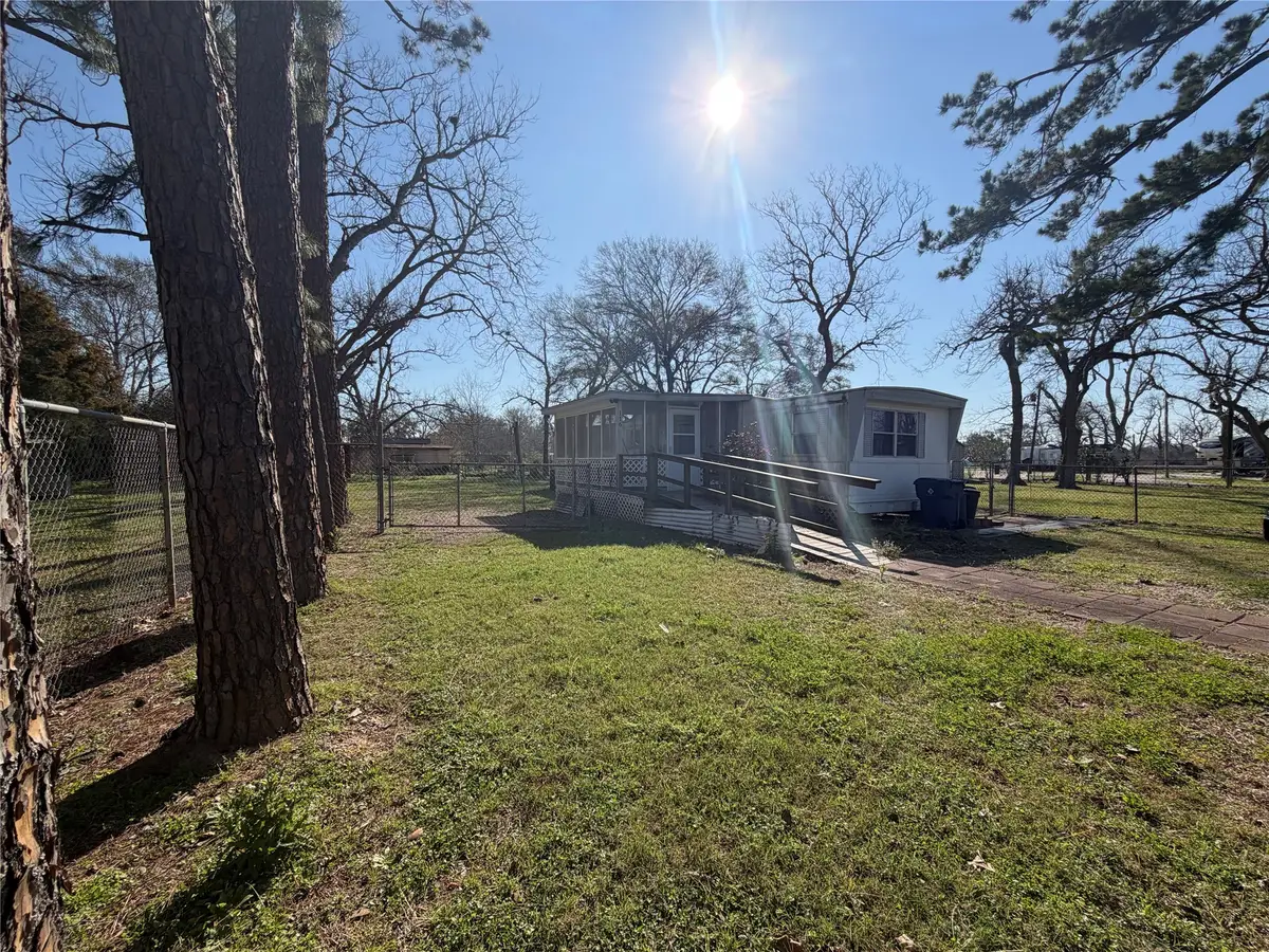 116 Avenue C, Brazoria, TX 77422 - #1