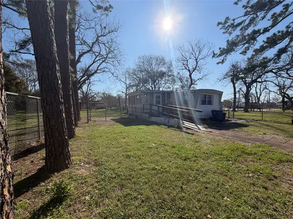 116 Avenue C, Brazoria, TX 77422