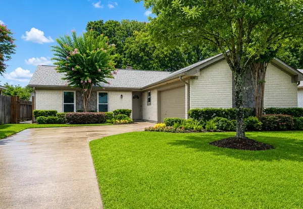 1418 Barrowgate Dr, Sugar Land, TX 77498