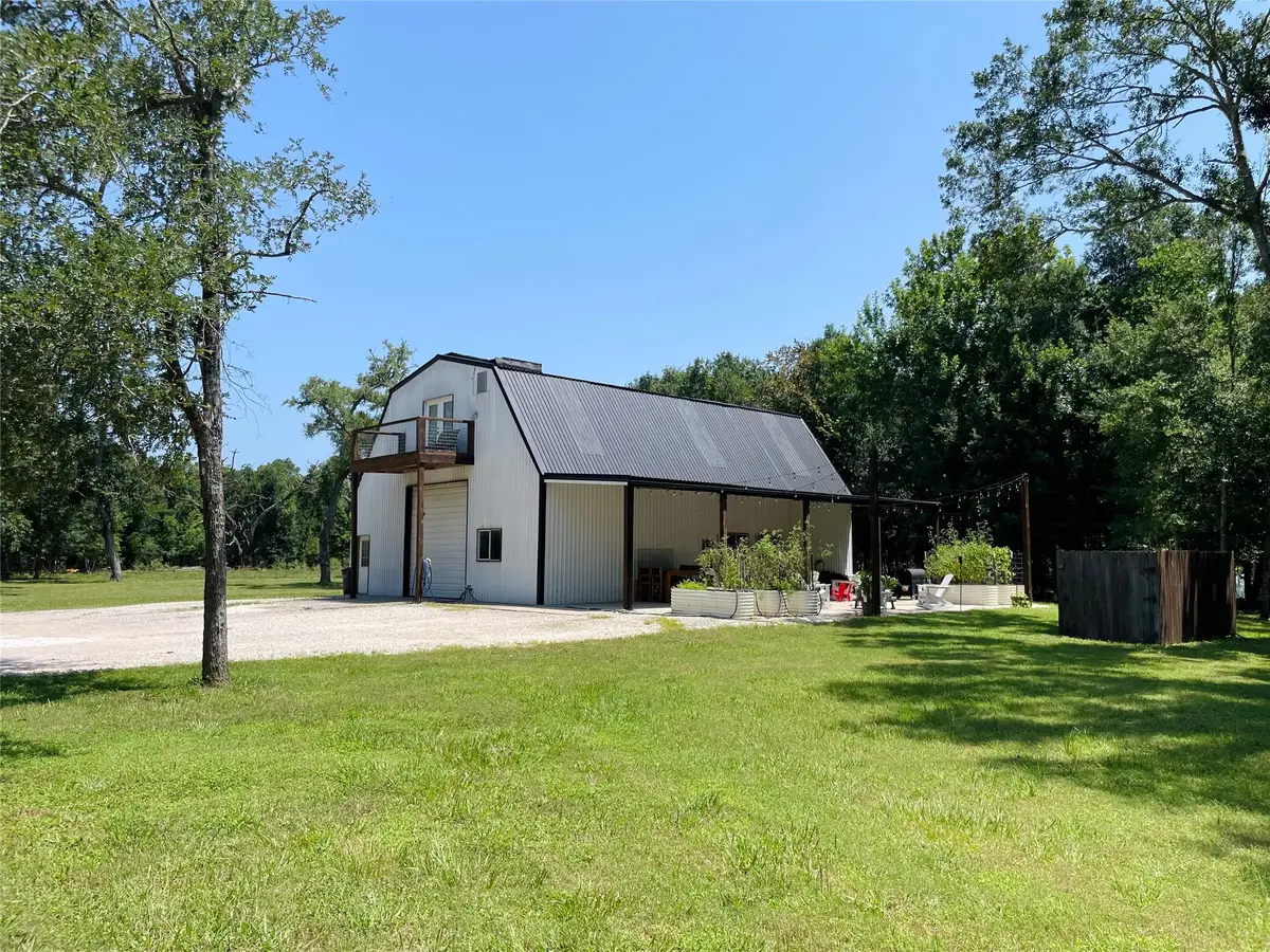 416 County Road 28, Angleton, TX 77515 - #1
