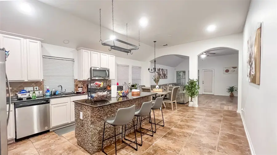 9923 Opal Rock Drive Drive, Rosharon, TX 77583 - Image #2