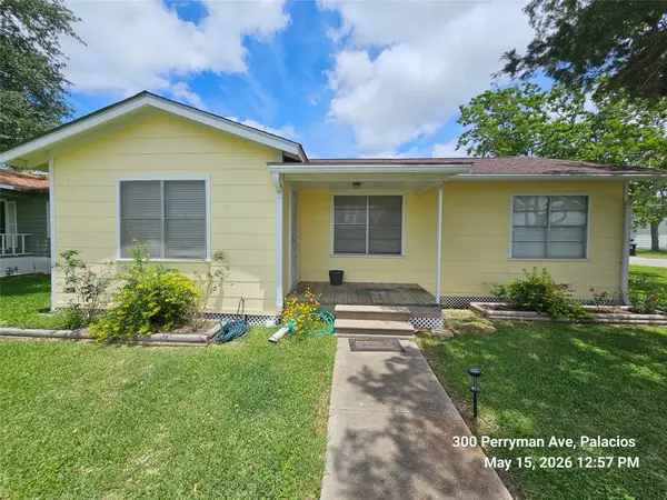 300 Perryman Avenue, Palacios, TX 77465