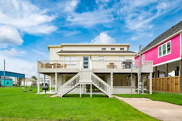 971 Mary Ann, Crystal Beach, TX 77650