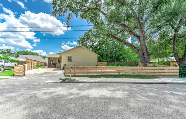 303 Baker Drive, Tomball, TX 77375