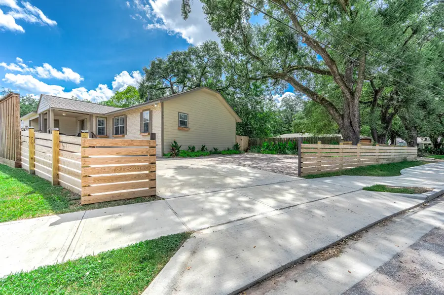 303 Baker Drive, Tomball, TX 77375 - #2