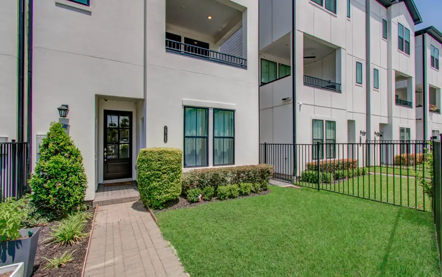 2816 Grand Fountains Drive #B, Houston, TX 77054 - #3