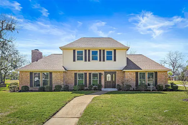 2348 Shalmar Drive, West Columbia, TX 77486