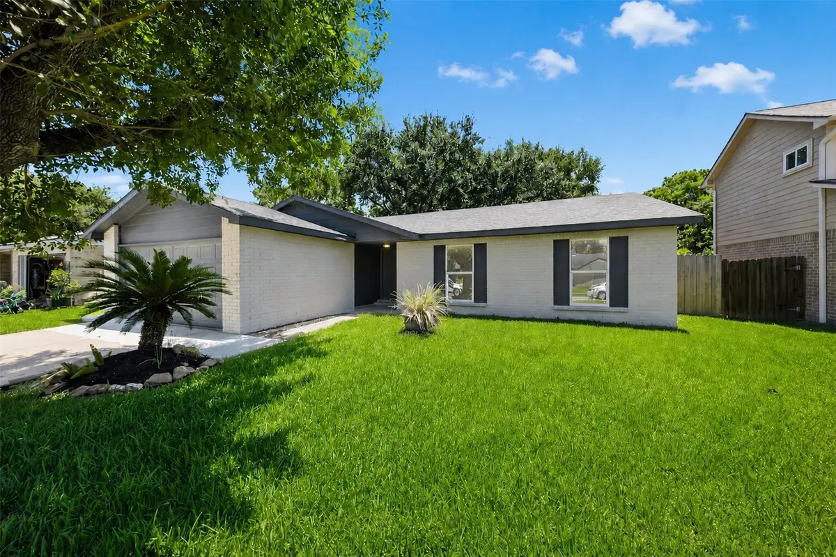 10431 Long River Drive, Sugar Land, TX 77498 - #1