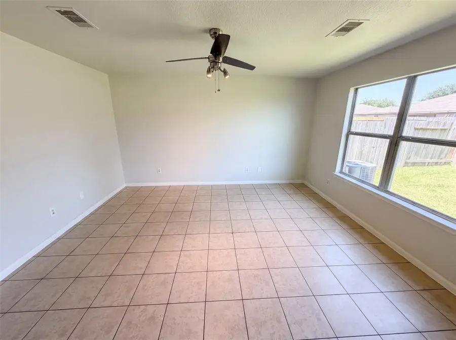 907 Amaryllis Road, Baytown, TX 77521 - #3