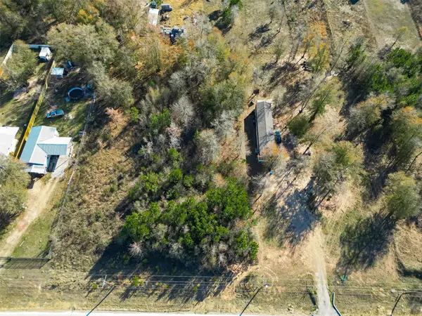 682 County Road 5017, Cleveland, TX 77327