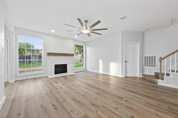 8010 Ashley Circle Drive N, Houston, TX 77071