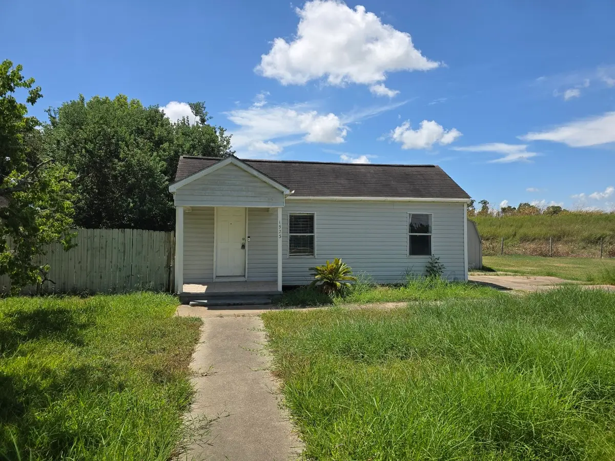 1523 N Avenue F, Freeport, TX 77541 - #1