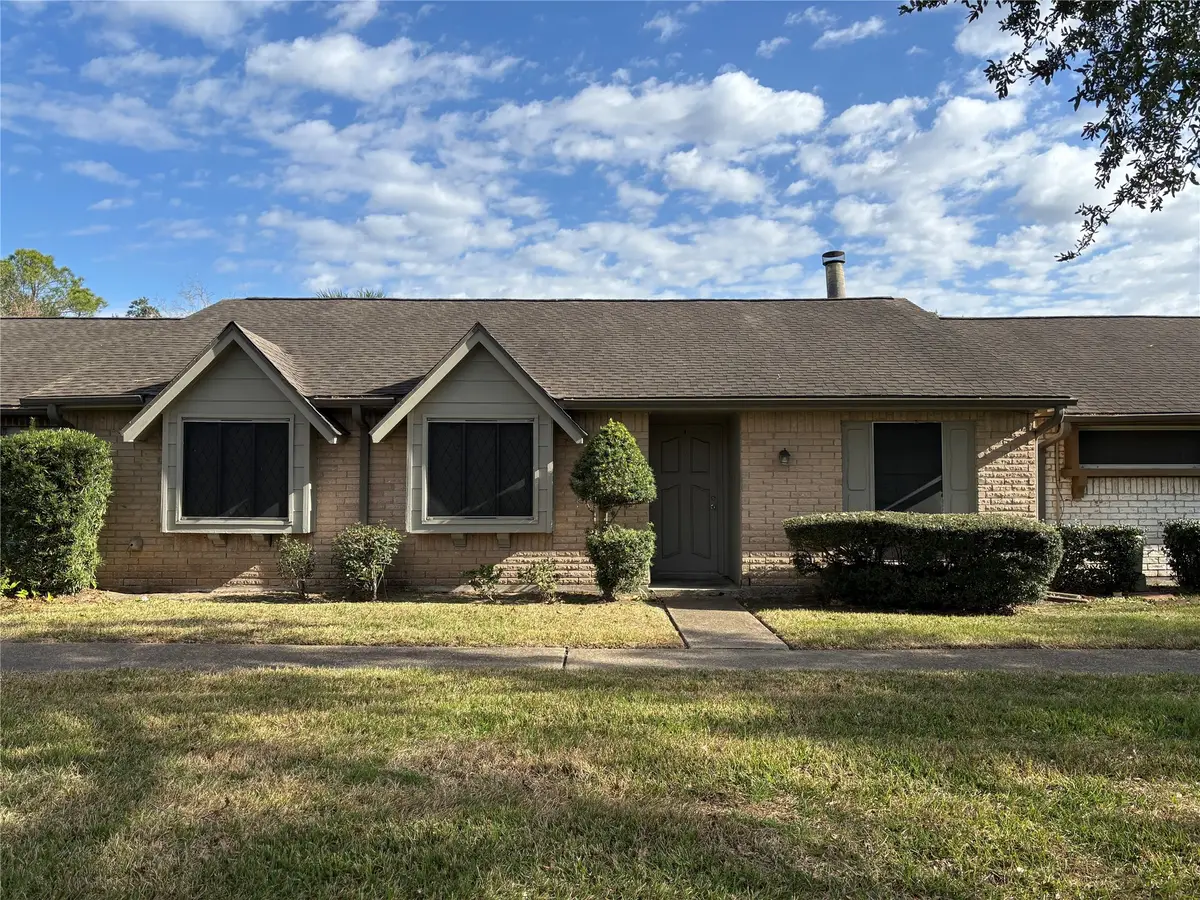 3918 Laura Leigh Drive, Friendswood, TX 77546 - #1