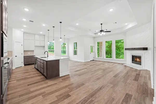 13608 Armstrong, Conroe, TX 77303