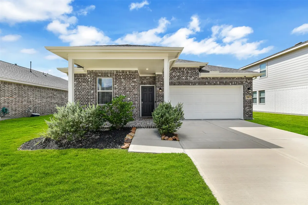 510 Hidden Brook Drive, Baytown, TX 77523 - Image #1