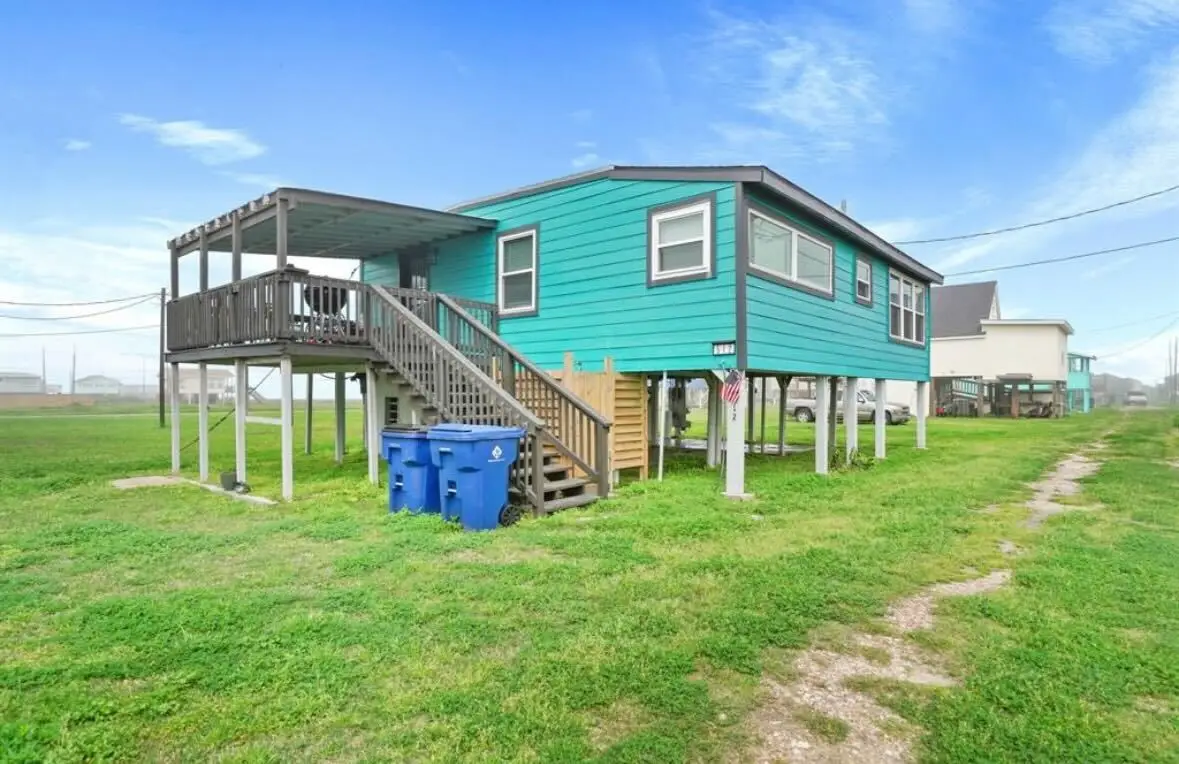 512 Texas Street, Surfside Beach, TX 77541 - Image #1