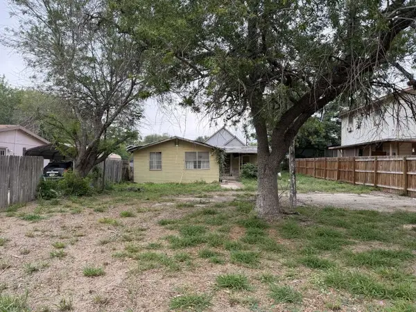 370 Gateway Drive, Poteet, TX 78065