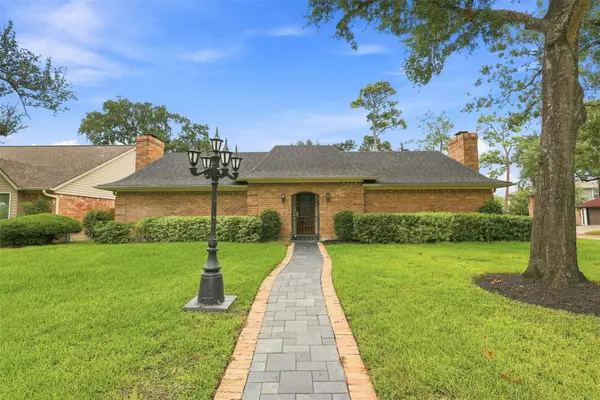 3002 Riata Lane, Houston, TX 77043