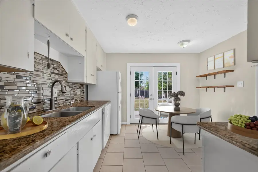 702 S Holmes Street, La Porte, TX 77571 - Image #2