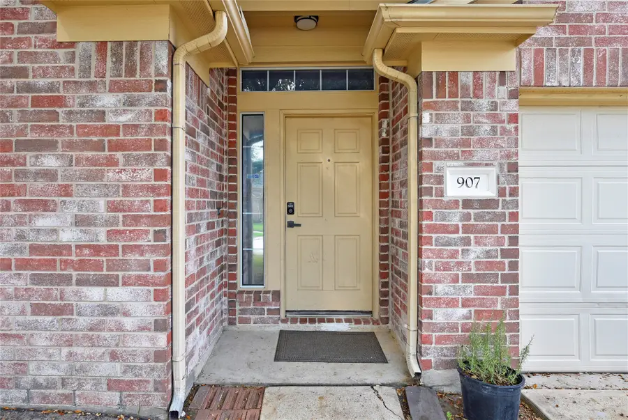 907 Garden Land Court, Houston, TX 77073 - Image #2