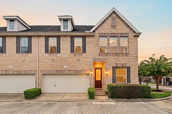 7827 Shady Villa Cove, Houston, TX 77055