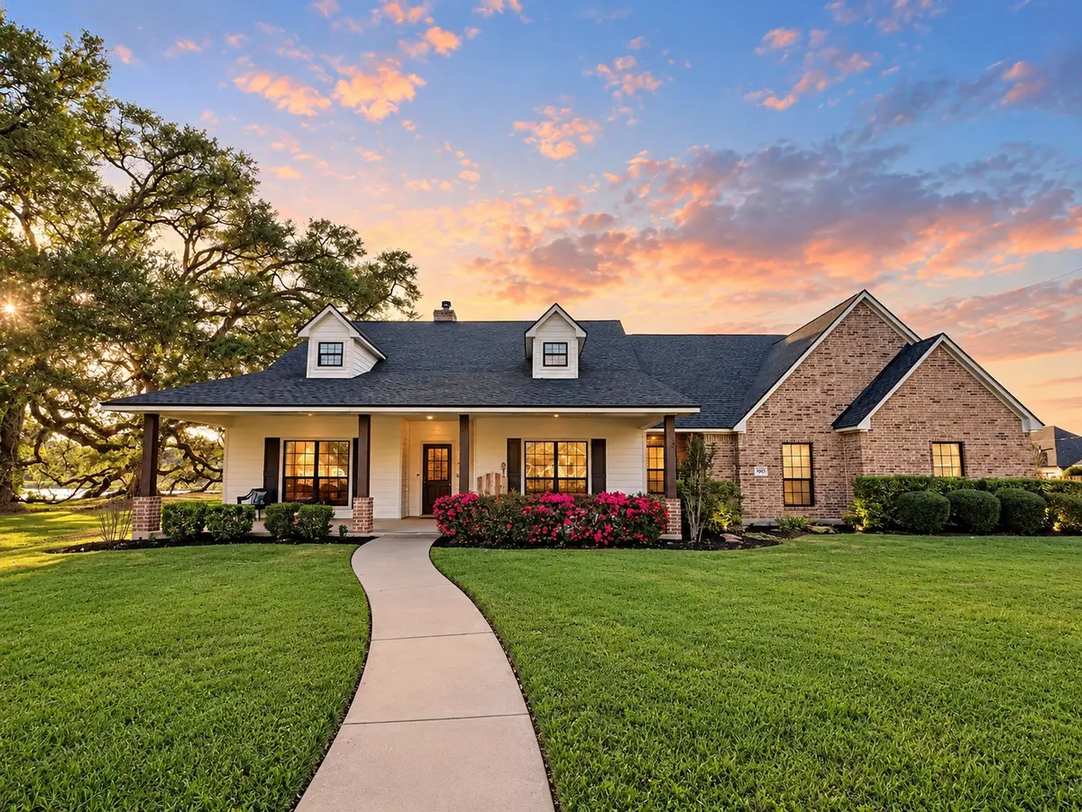 905 Enchanted Oaks Drive, Angleton, TX 77515 - #1