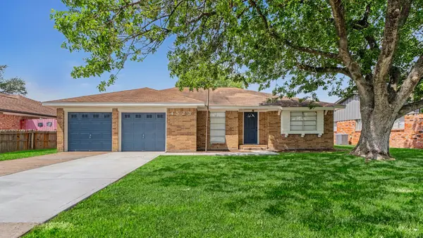 4523 Hemlock Drive, Baytown, TX 77521