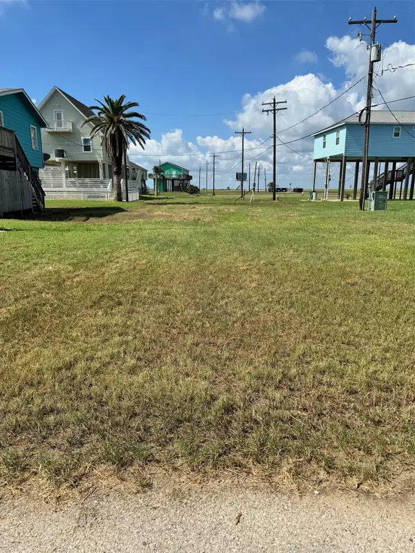 13127 Buccaneer Parkway, Freeport, TX 77541