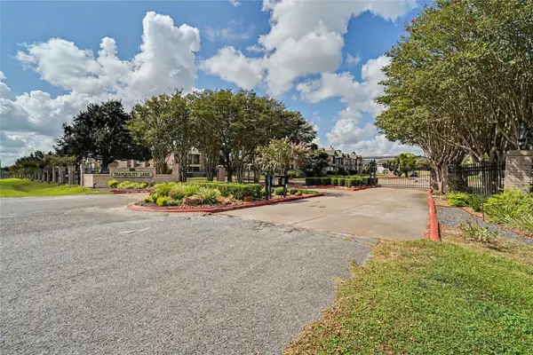 18800 Egret Bay Boulevard #609, Webster, TX 77058