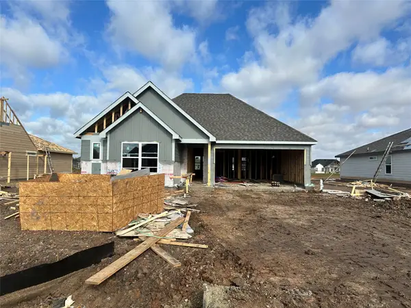 497 Harvest Lake Drive, Snook, TX 77878