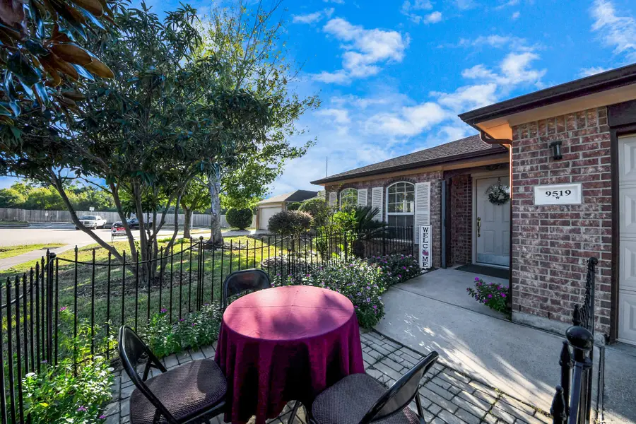 9519 Summer Laurel Lane, Houston, TX 77088 - Image #2