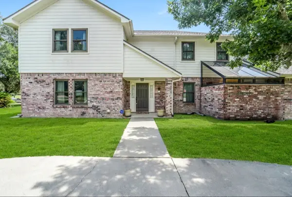 3011 Willow Oak Lane, Sealy, TX 77474